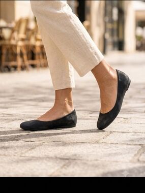 Ecco Black Suede Women's Ballet Flats